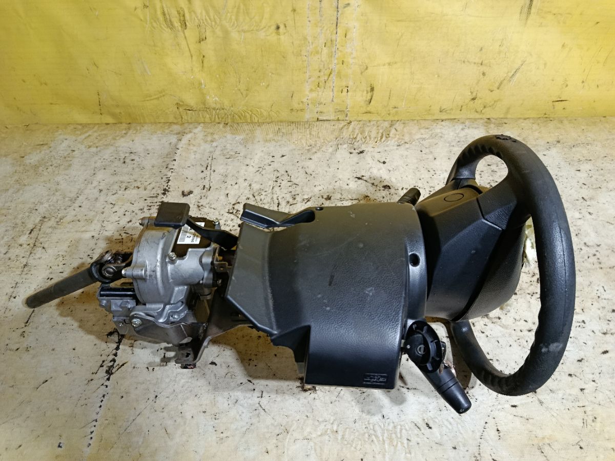 Рулевая колонка на Nissan Serena C25 Фото 1