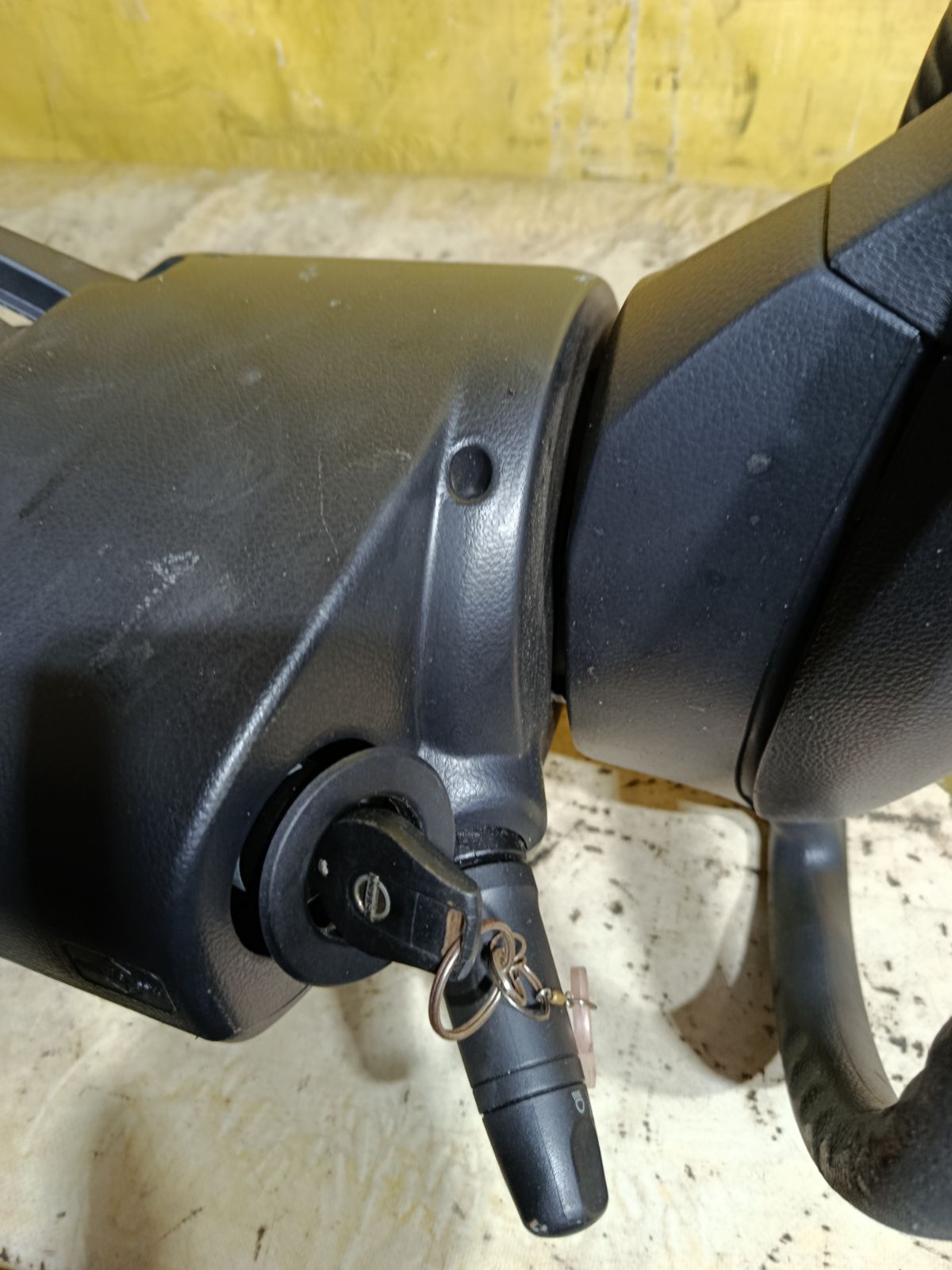 Рулевая колонка на Nissan Serena C25 Фото 3