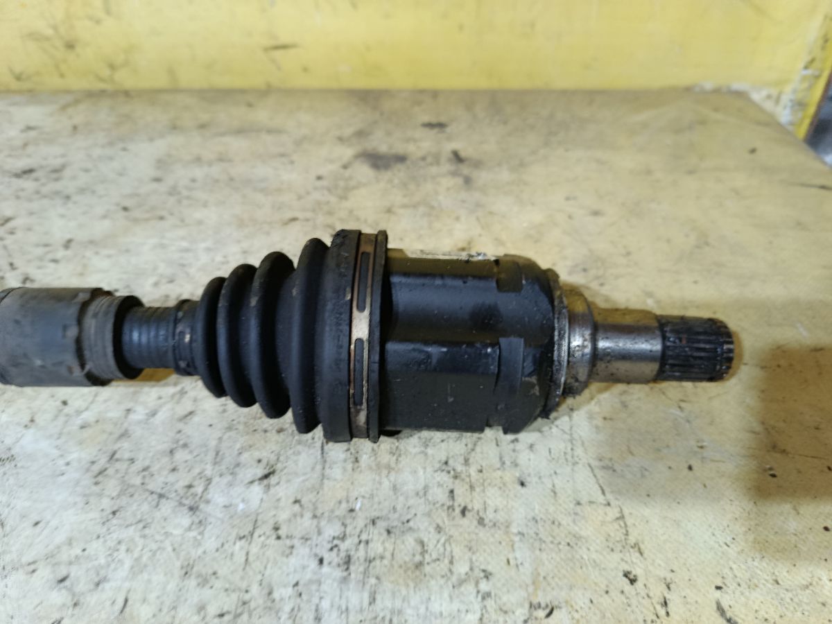 Привод на Toyota Noah ZRR70G 3ZR-FAE Фото 3