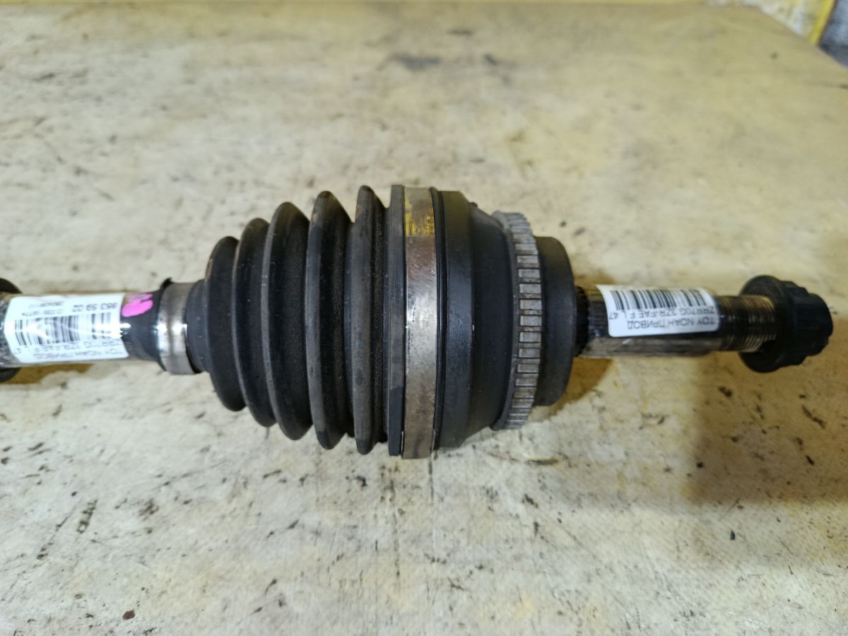 Привод на Toyota Noah ZRR70G 3ZR-FAE Фото 2