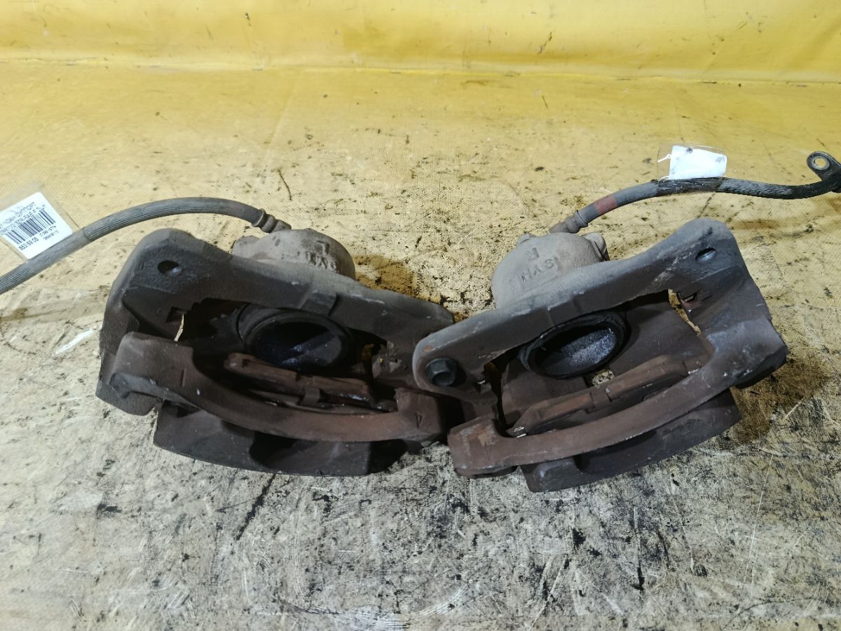 Суппорт на Toyota Noah ZRR70G 3ZR-FAE Фото 2