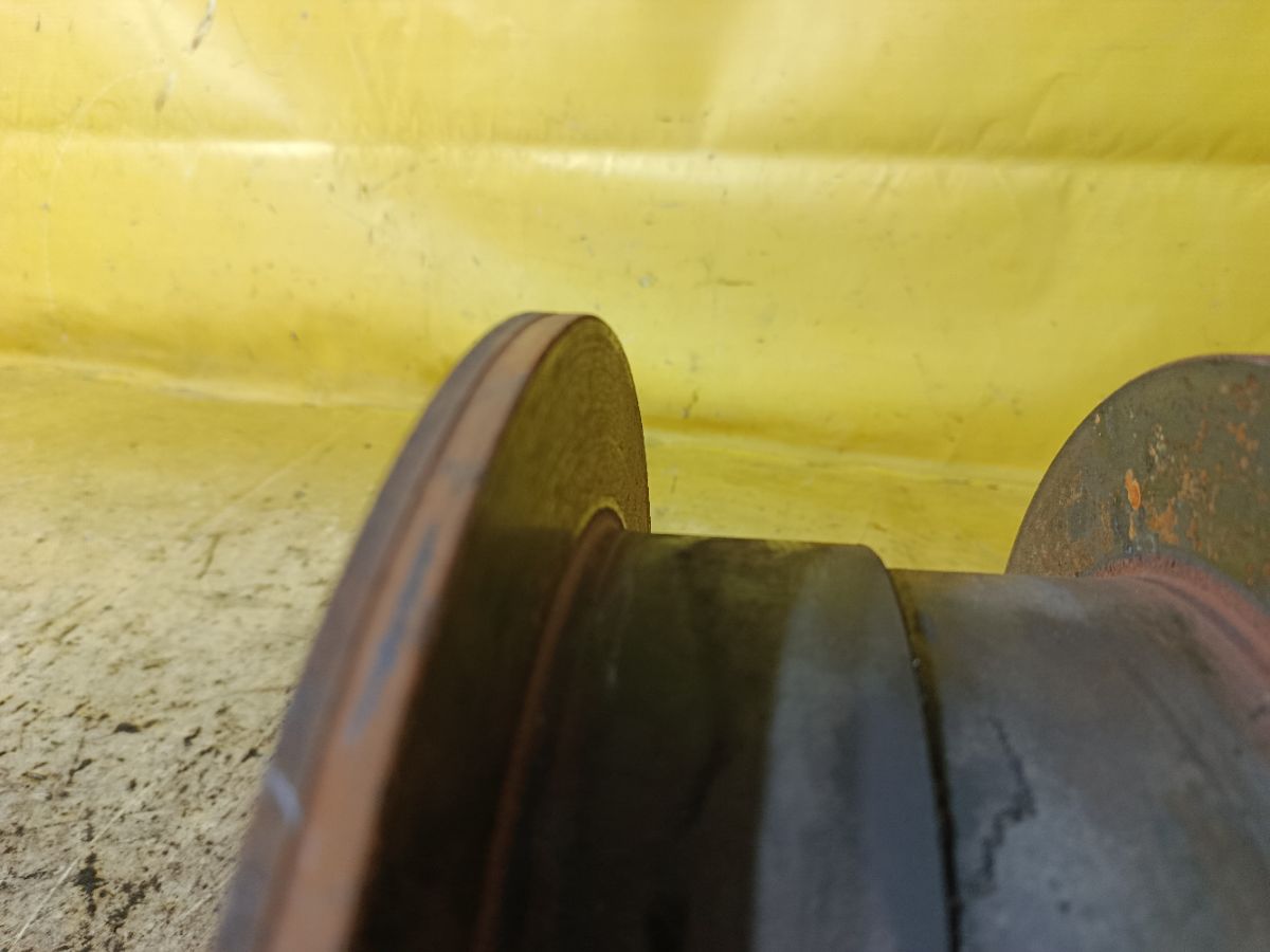Тормозной диск на Toyota Noah ZRR70G 3ZR-FAE Фото 3