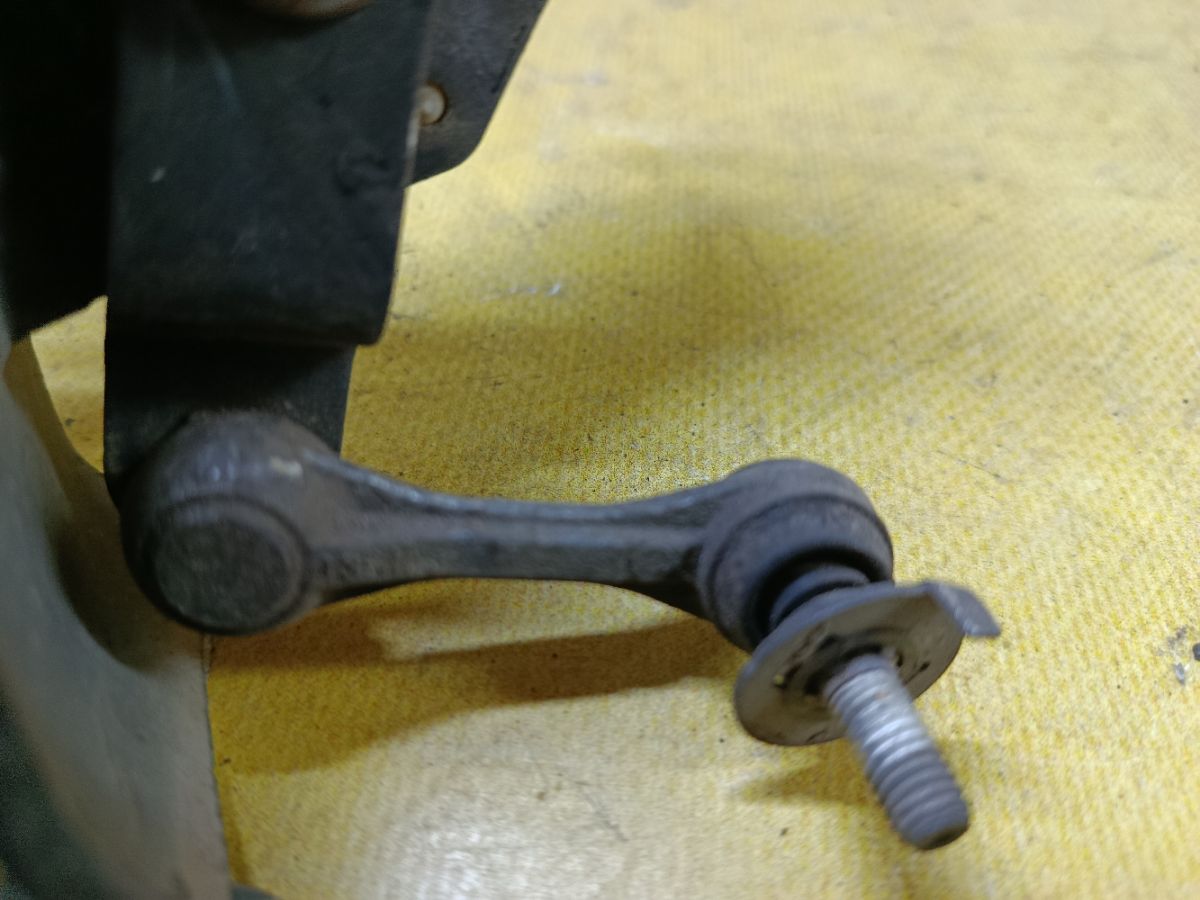 Датчик регулировки наклона фар на Toyota Noah ZRR70G Фото 2