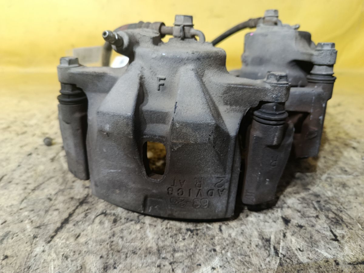 Суппорт на Toyota Noah ZRR70G 3ZR-FAE Фото 3