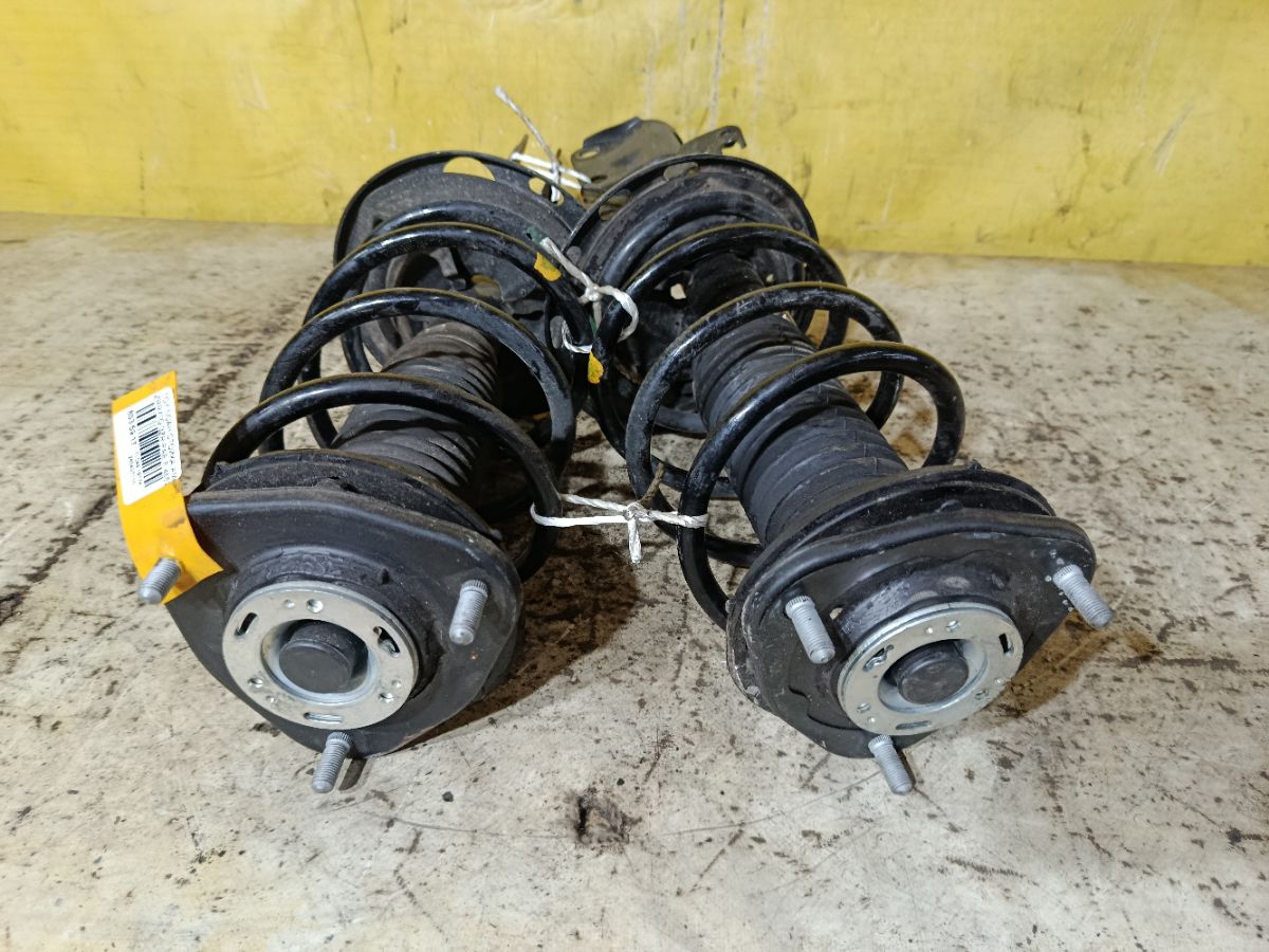 Стойка амортизатора 48520-28330, 48510-28330 на Toyota Noah ZRR70G 3ZR-FAE Фото 3