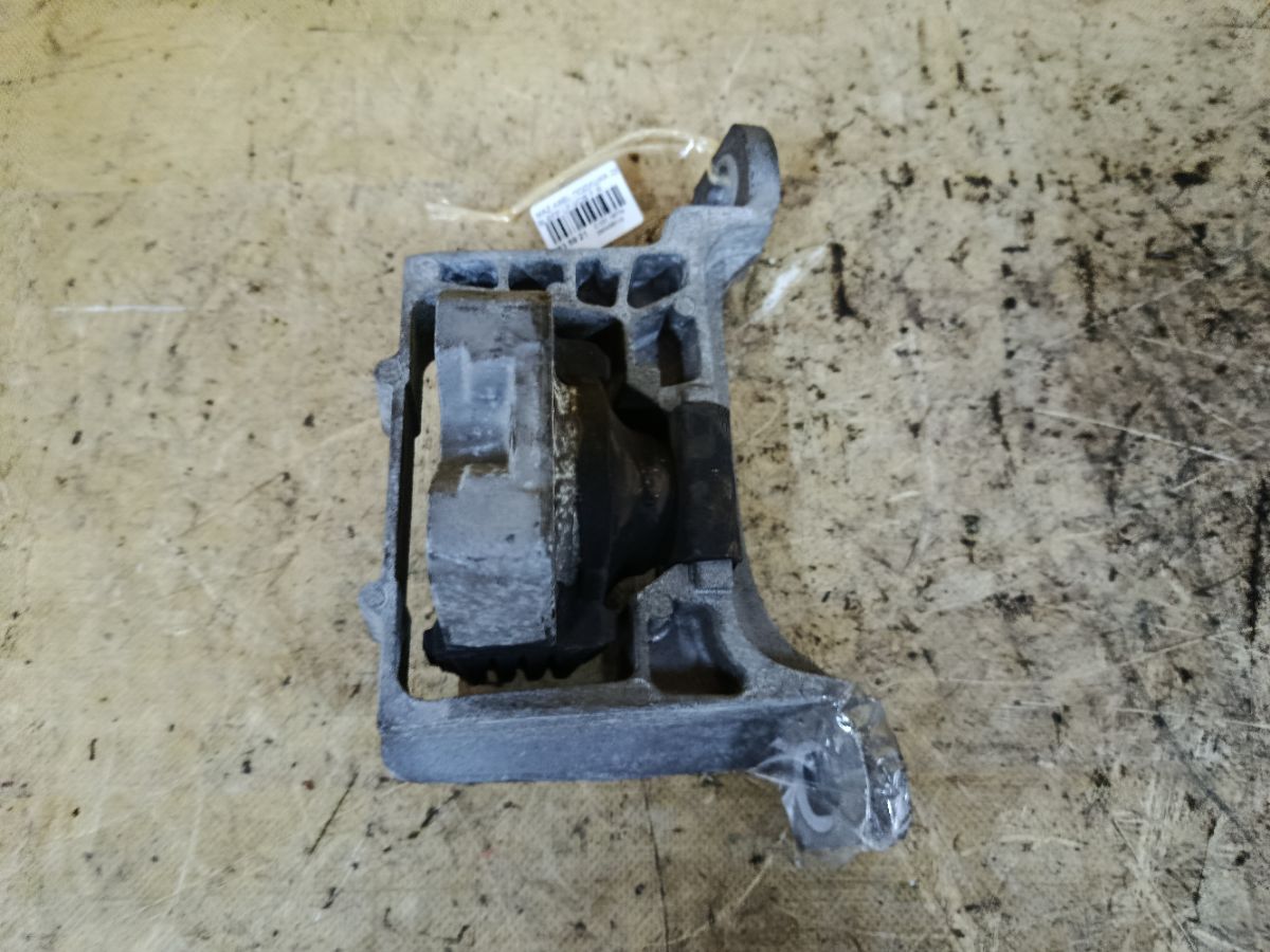 Подушка двигателя на Mazda Axela BLEFP LF-VDS Фото 1