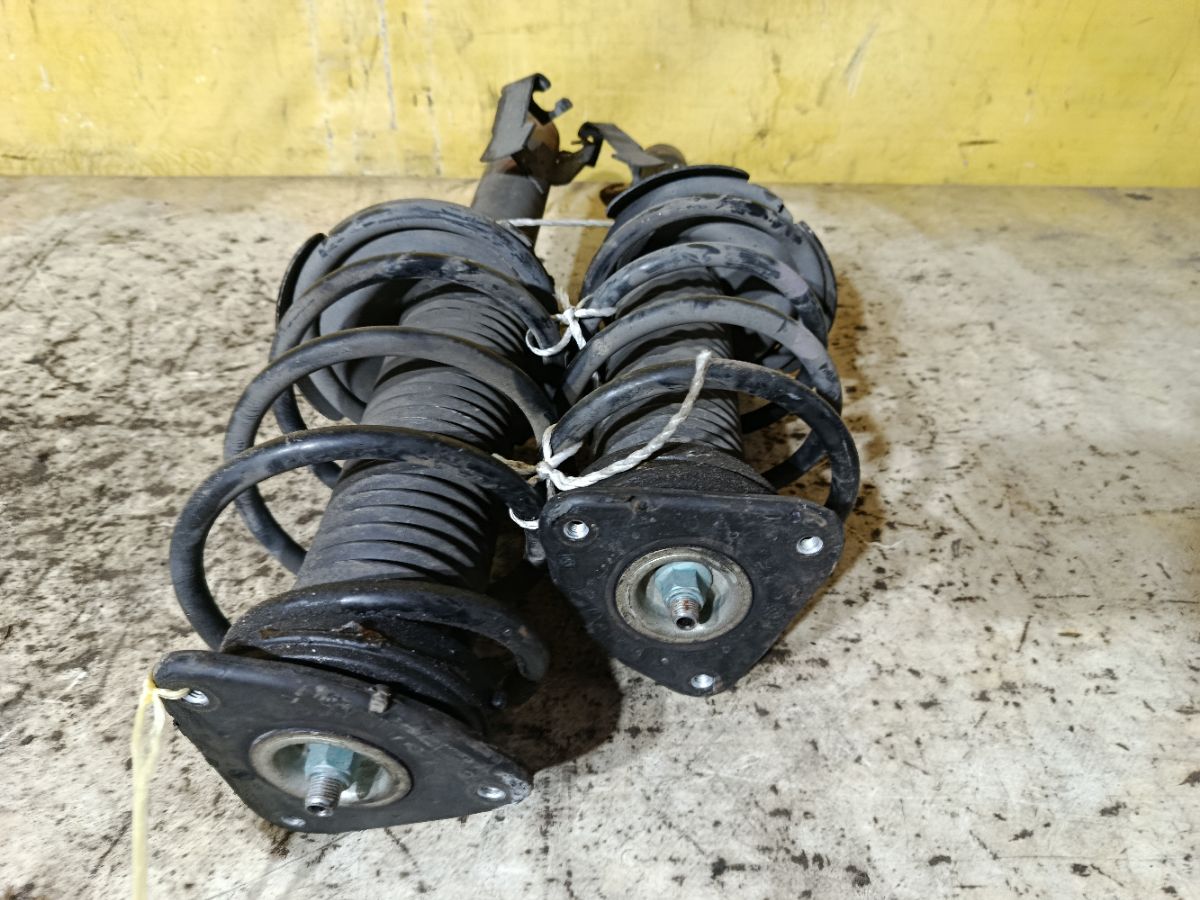 Стойка амортизатора на Mazda Axela BLEFP LF-VDS Фото 2