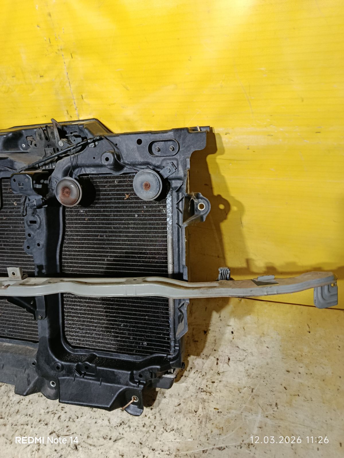 Телевизор на Nissan Elgrand ME51 VQ25DE Фото 3