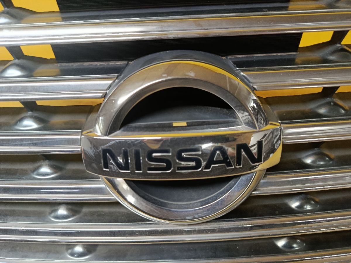 Решетка радиатора 62310-WL600 на Nissan Elgrand ME51 Фото 4