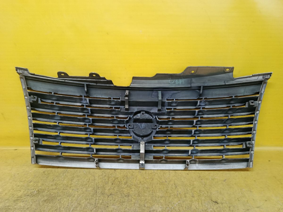 Решетка радиатора 62310-WL600 на Nissan Elgrand ME51 Фото 6