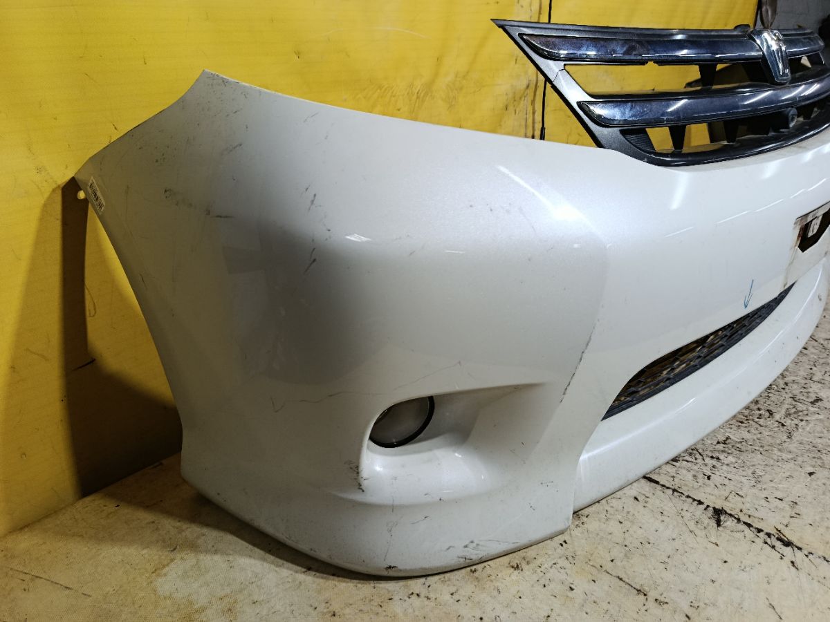 Бампер 0D-2 0D-2,52119-44440 на Toyota Isis ANM10G Фото 2