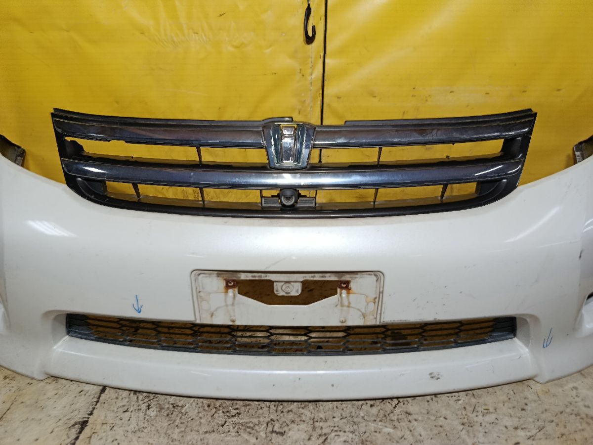 Бампер 0D-2 0D-2,52119-44440 на Toyota Isis ANM10G Фото 5