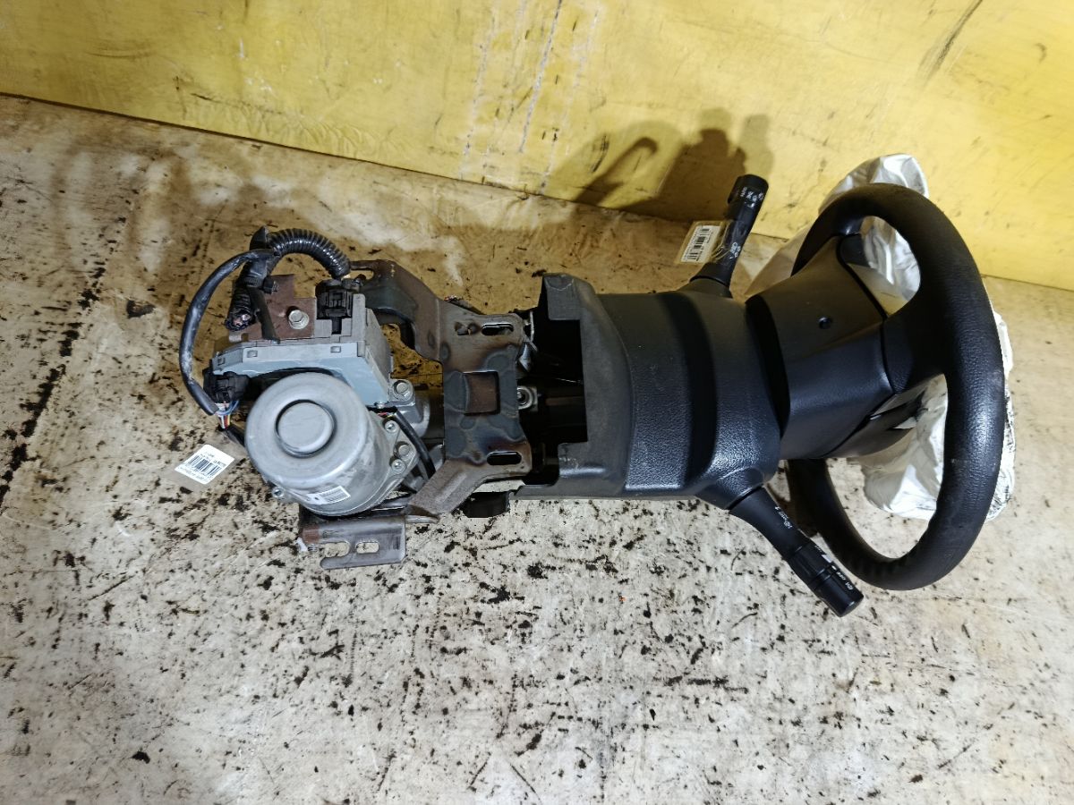Рулевая колонка на Nissan Serena C26 Фото 1