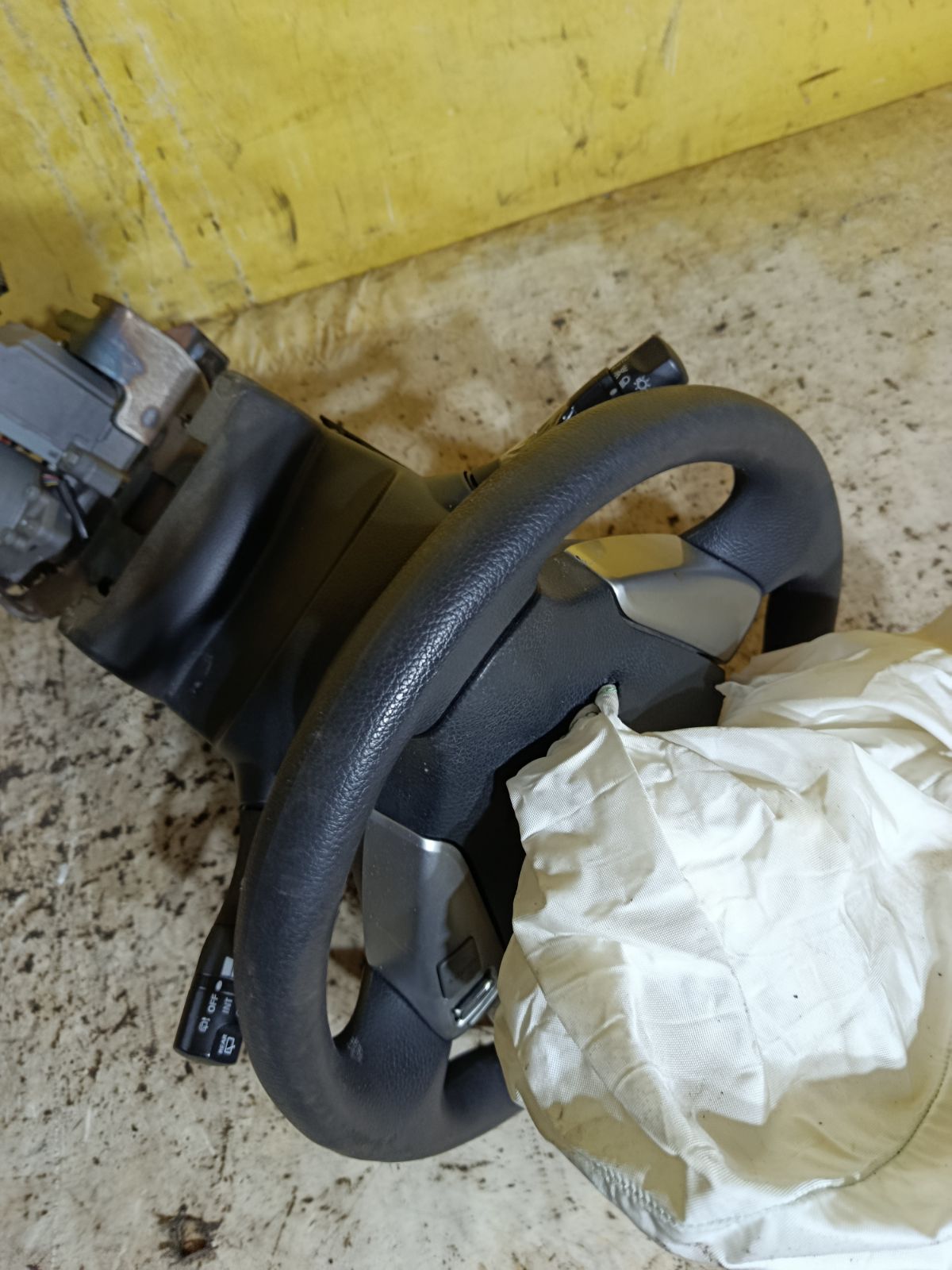 Рулевая колонка на Nissan Serena C26 Фото 4