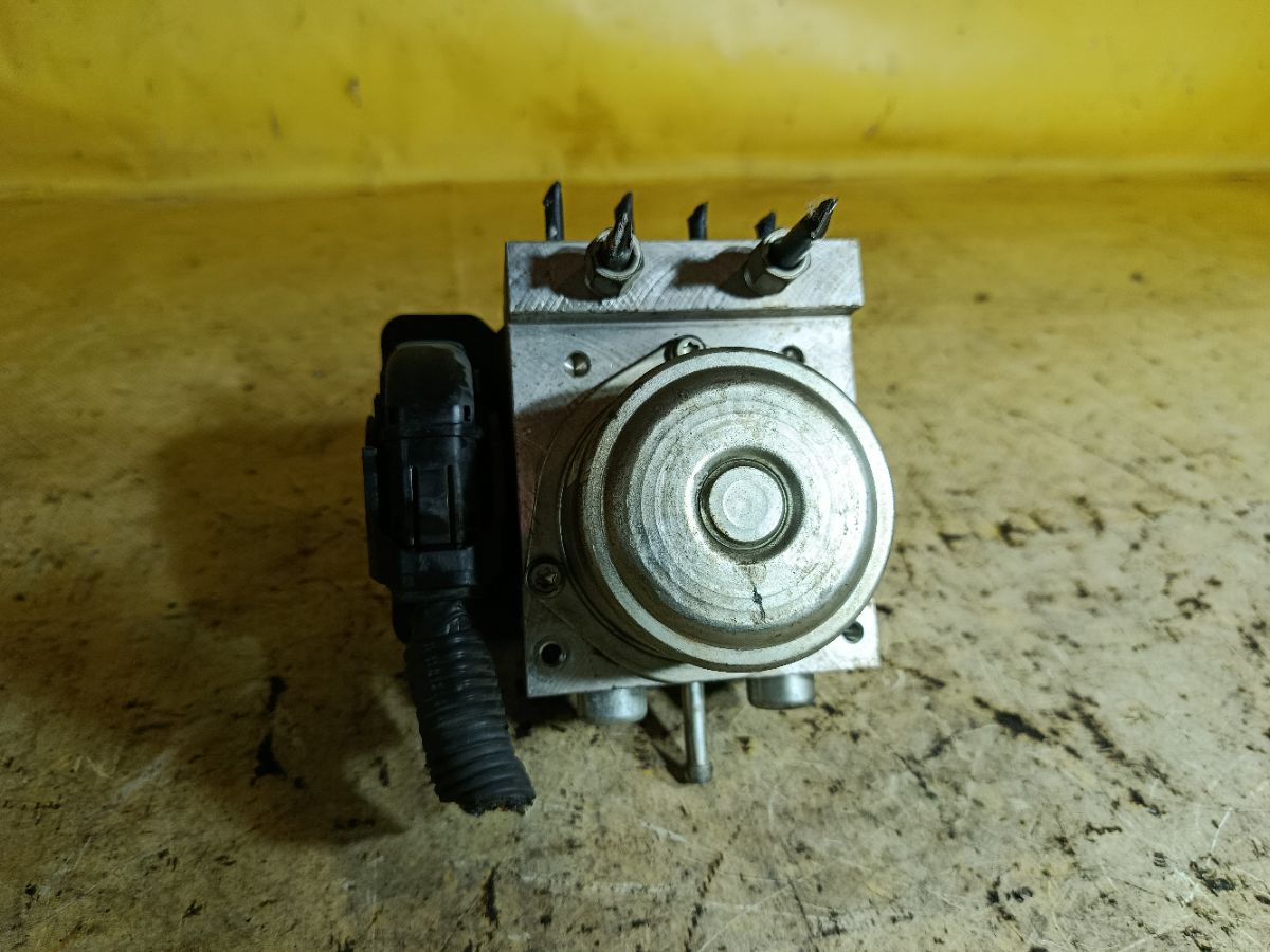 Блок ABS 47660-JG08A на Nissan X-Trail NT31 MR20DE Фото 1