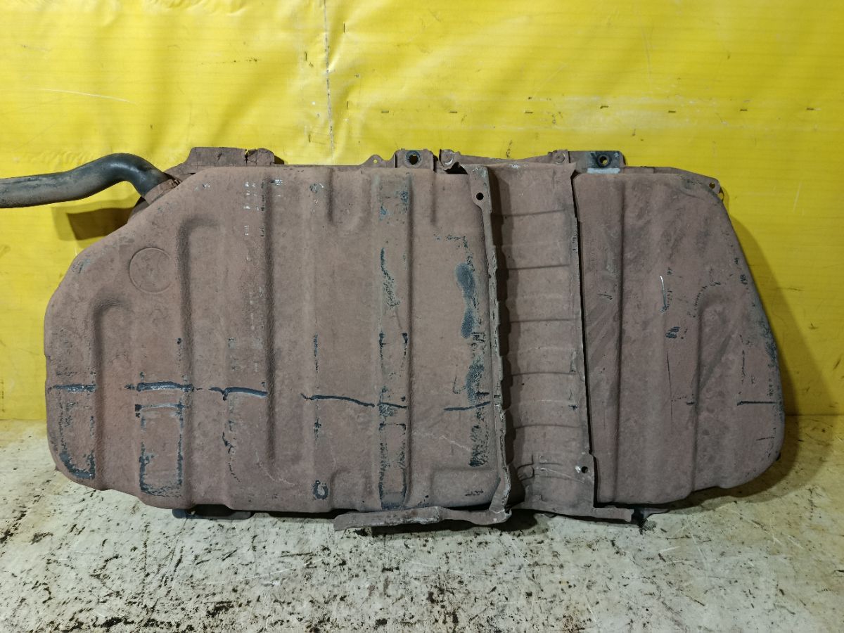 Бак топливный 77001-28532, 77001-44030, 77001-44031, 77001-44032 на Toyota Noah AZR60G 1AZ-FSE Фото 2