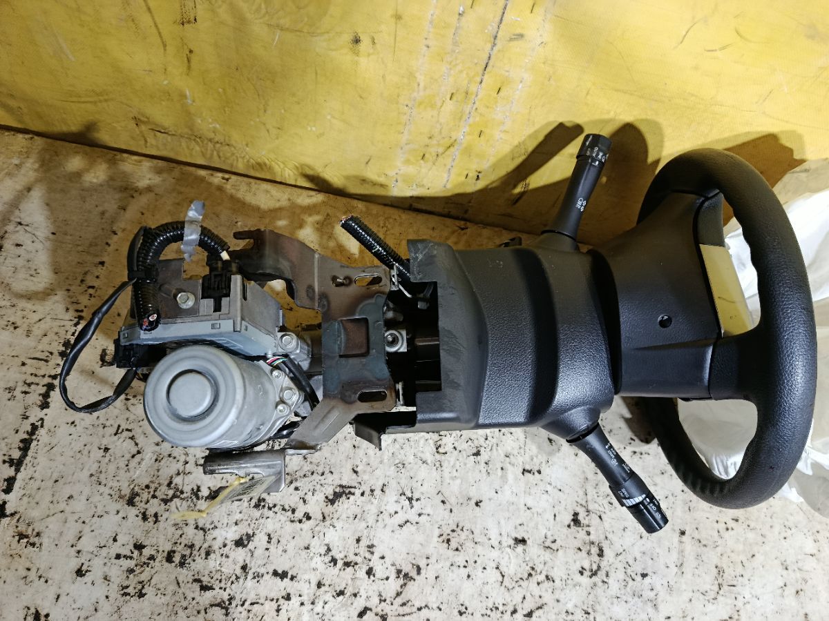Рулевая колонка на Nissan Serena C26 Фото 2
