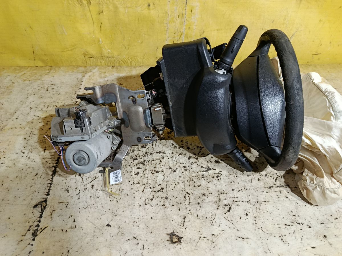Рулевая колонка на Nissan Serena C25 Фото 1