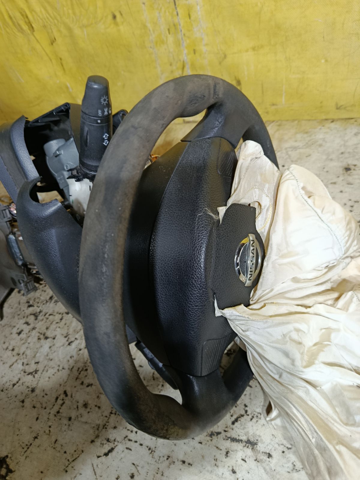 Рулевая колонка на Nissan Serena C25 Фото 2