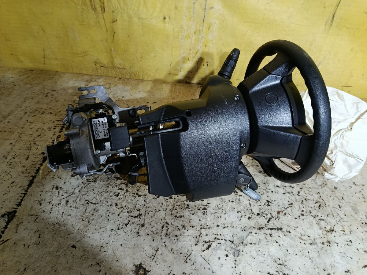 Рулевая колонка на Nissan Serena C25 Фото 2