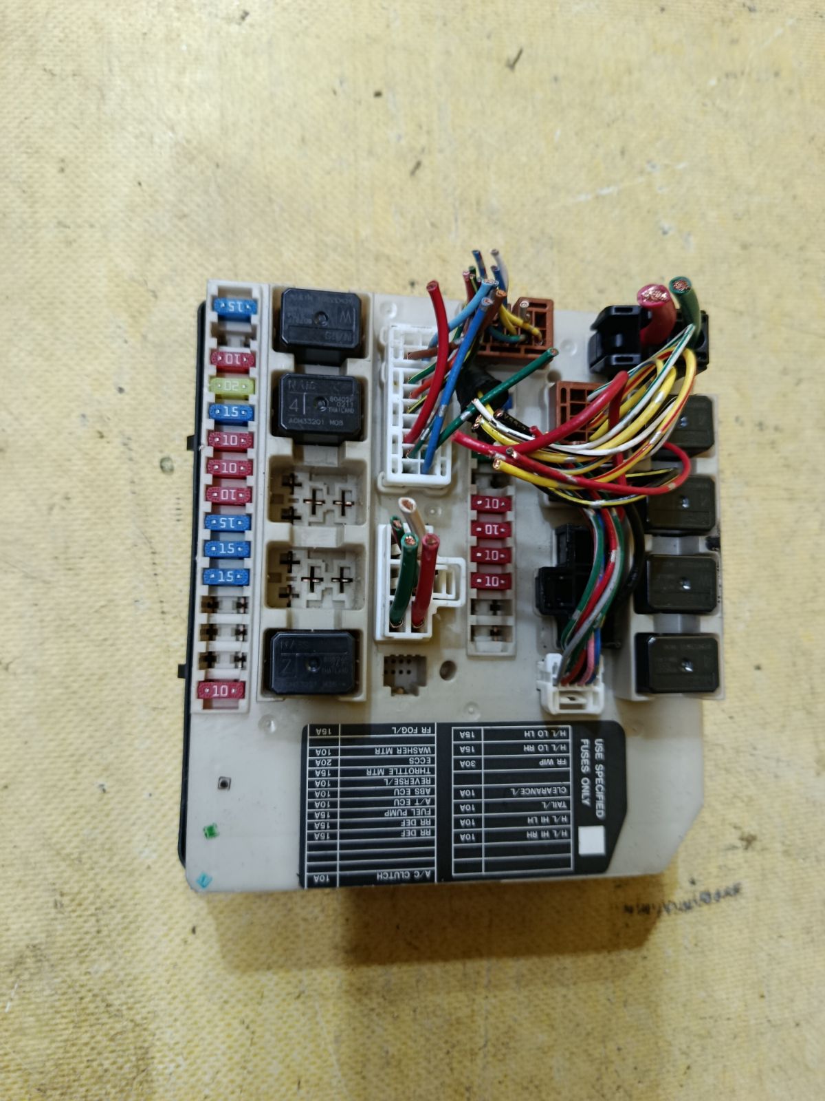 Блок предохранителей 284B7-CY01D на Nissan Serena C25 MR20DE Фото 1