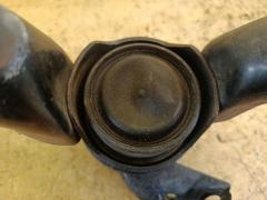 Подушка двигателя 12305-37050 на Toyota Noah ZRR70G 3ZR-FAE Фото 4