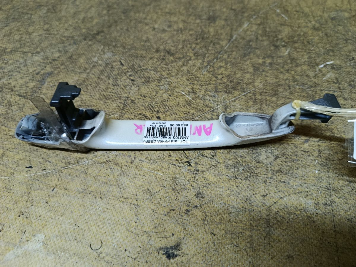 Ручка двери на Toyota Isis ANM10G Фото 1