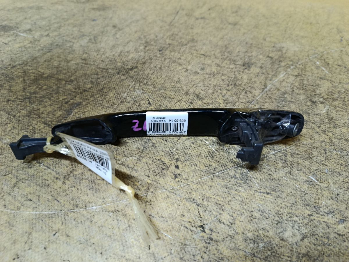 Ручка двери на Toyota Noah ZRR70G Фото 3