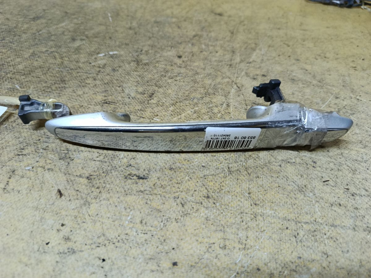 Ручка двери на Toyota Noah ZRR70G Фото 3