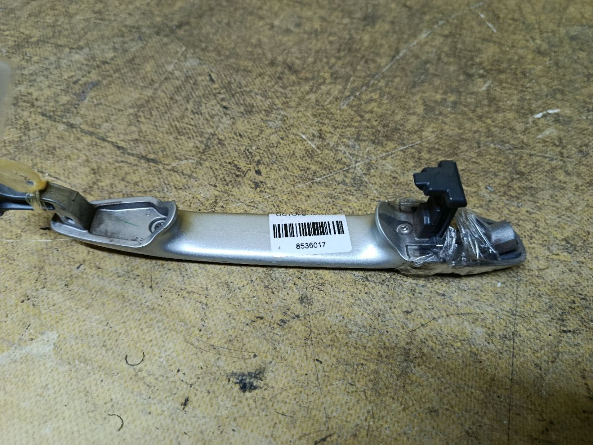 Ручка двери на Toyota Noah ZRR70G Фото 2