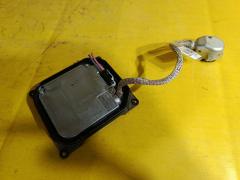 Блок розжига ксенона 85967-20010 на Toyota Noah ZRR70G Фото 2