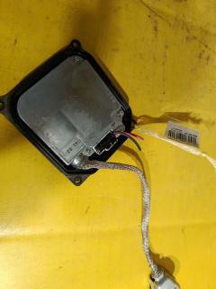 Блок розжига ксенона 85967-20010 на Toyota Noah ZRR70G Фото 3