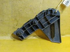 Крепление бампера 52116-28160 на Toyota Noah ZRR70G Фото 3