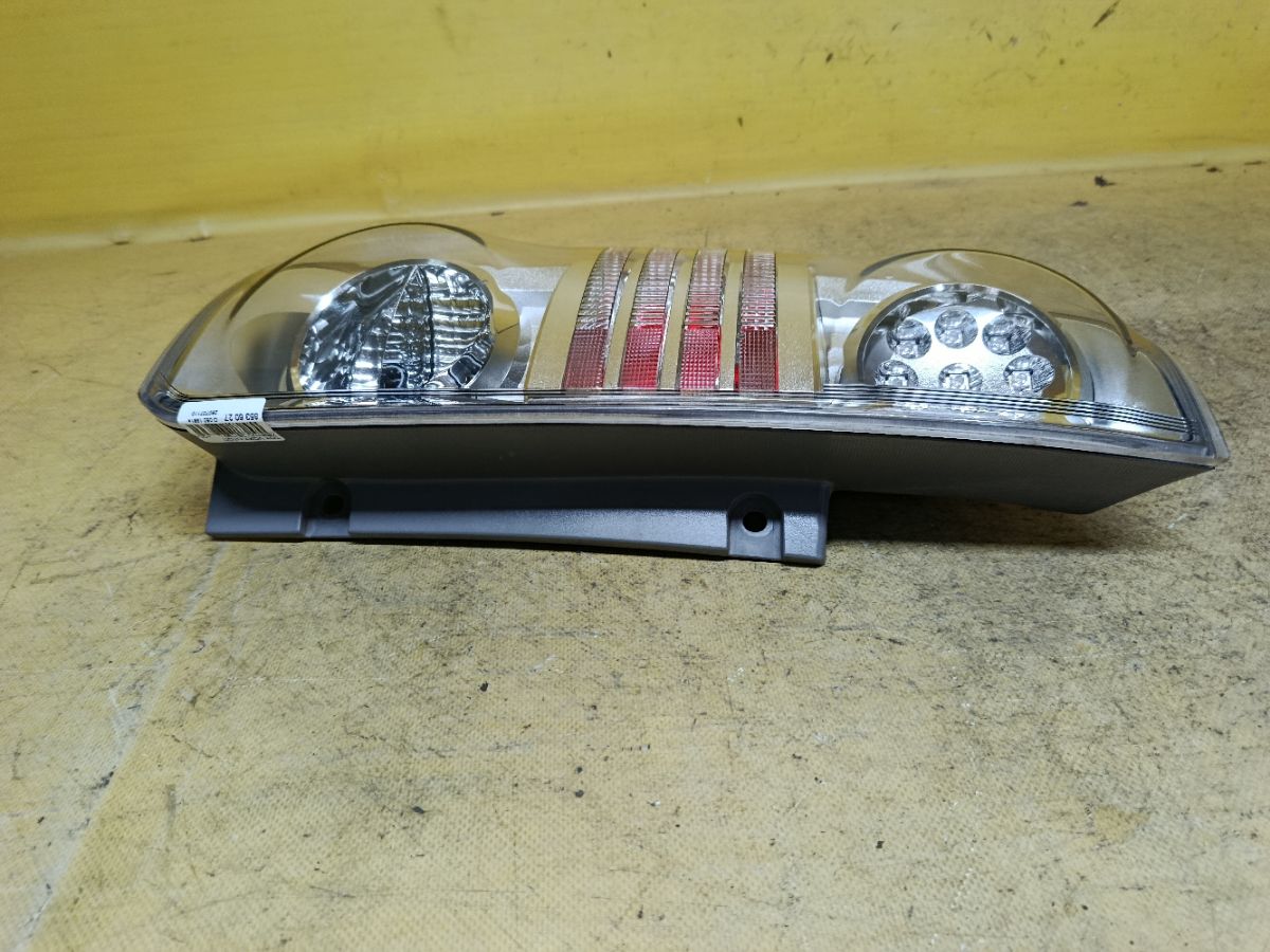 Стоп 28-199 28-199, на Toyota Voxy ZRR70G Фото 4