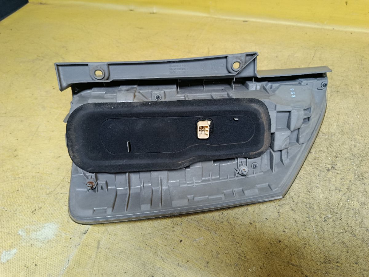Стоп 28-199 28-199, на Toyota Voxy ZRR70G Фото 5