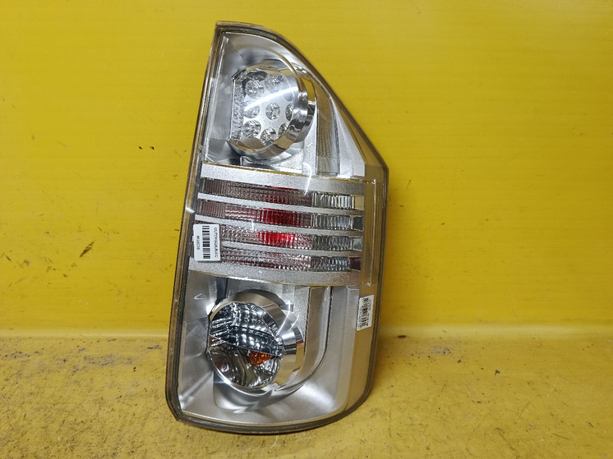 Стоп 28-199 28-199, на Toyota Voxy ZRR70G Фото 2