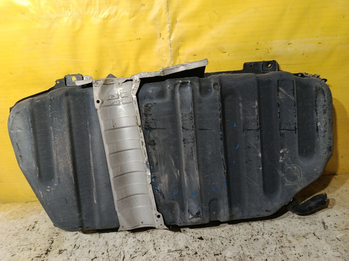 Бак топливный на Toyota Noah ZRR70G 3ZR-FAE Фото 3