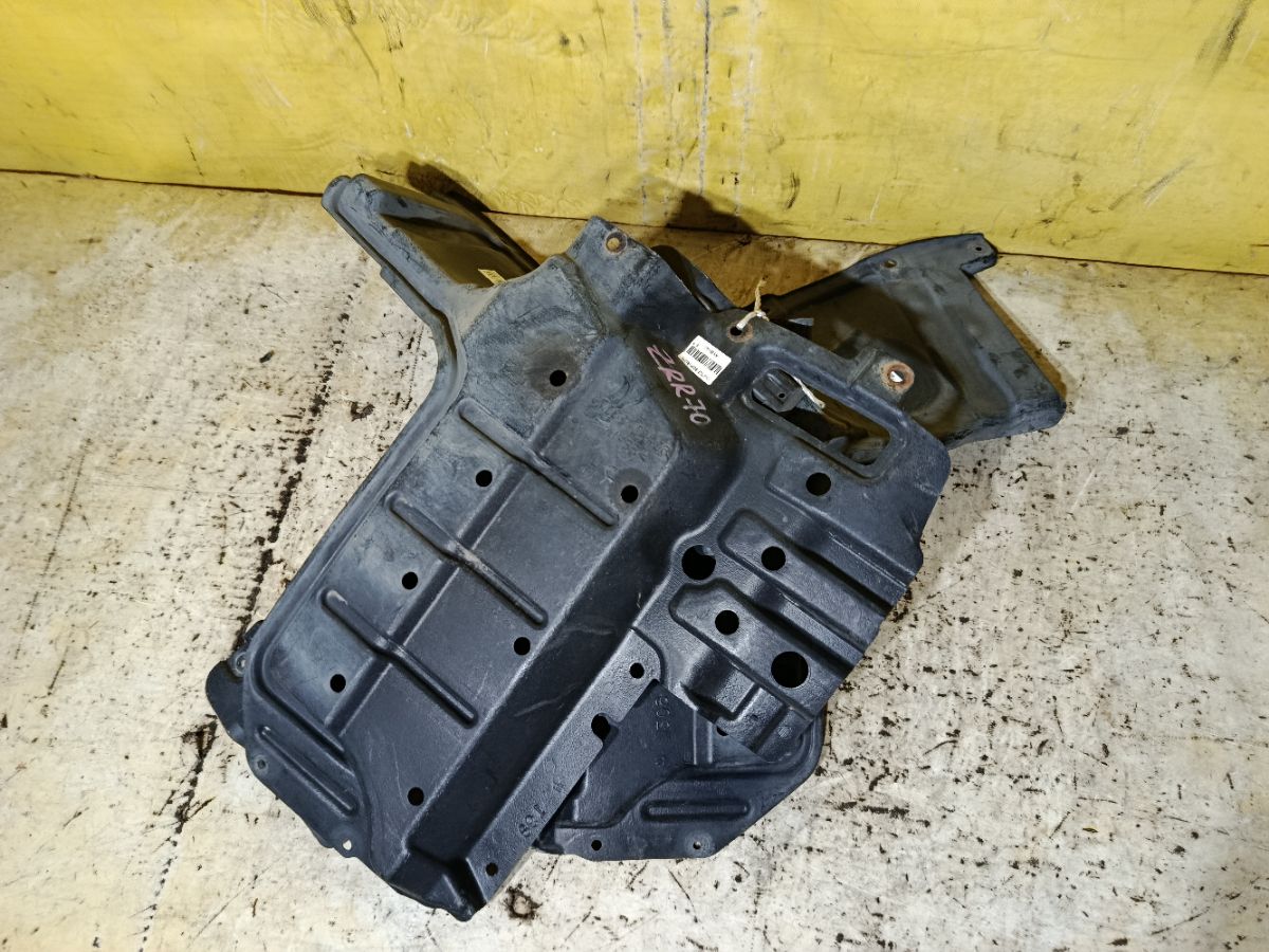 Защита двигателя 51442-28150, 51441-28170, 52618-28020 на Toyota Noah ZRR70G 3ZR-FAE Фото 5