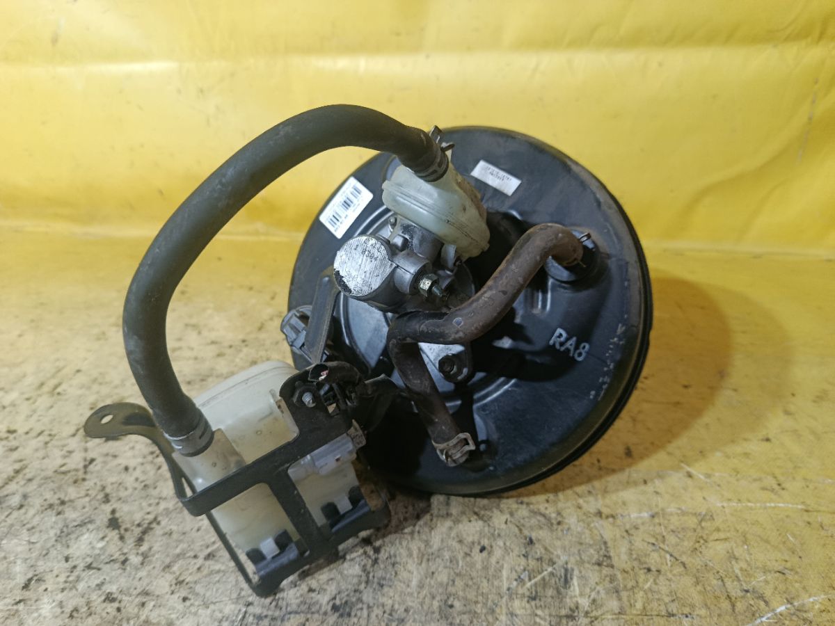 Главный тормозной цилиндр на Toyota Noah ZRR70G 3ZR-FAE Фото 2