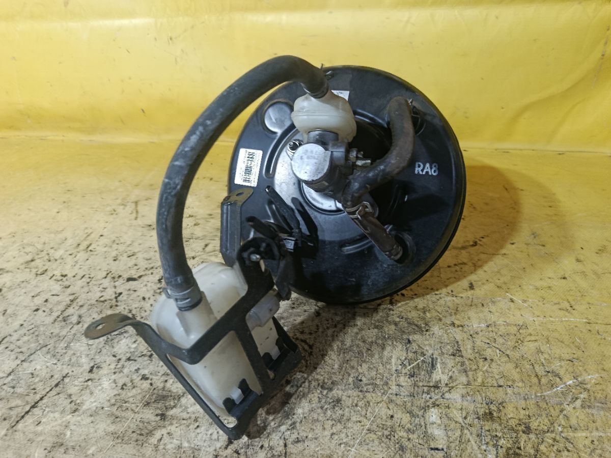 Главный тормозной цилиндр на Toyota Noah ZRR70G 3ZR-FAE Фото 2