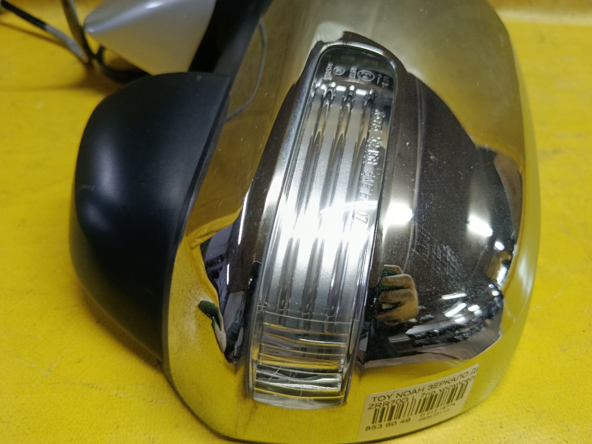 Зеркало двери боковой на Toyota Noah ZRR70G Фото 3