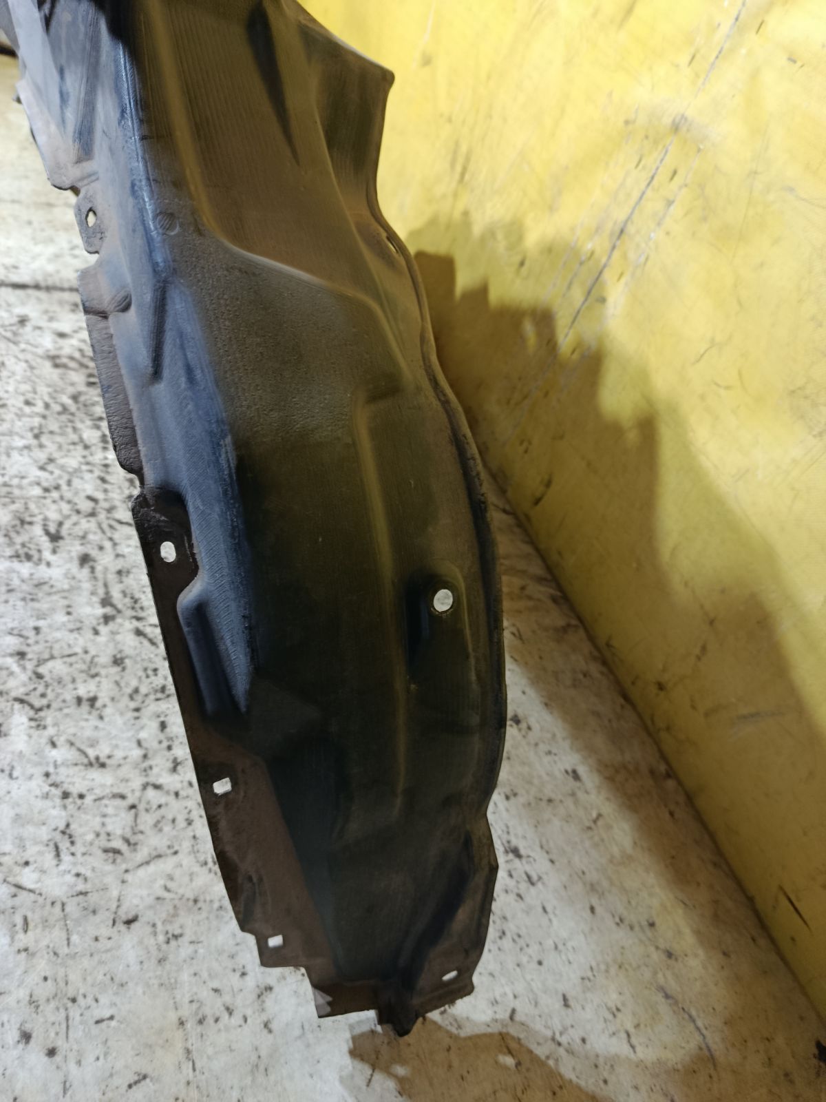 Подкрылок 53876-28251 на Toyota Noah ZRR70G 3ZR-FAE Фото 4