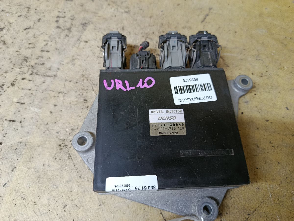 Блок управления инжекторами 89871-30040 на Lexus Gs F URL10 2UR-FSE Фото 2