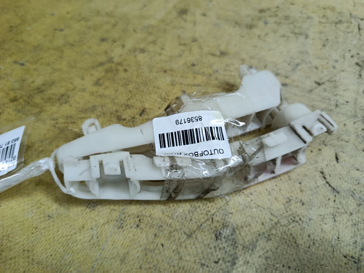 Крепление бампера 6400F814, 6400F813 на Nissan Dayz Roox B21A Фото 3