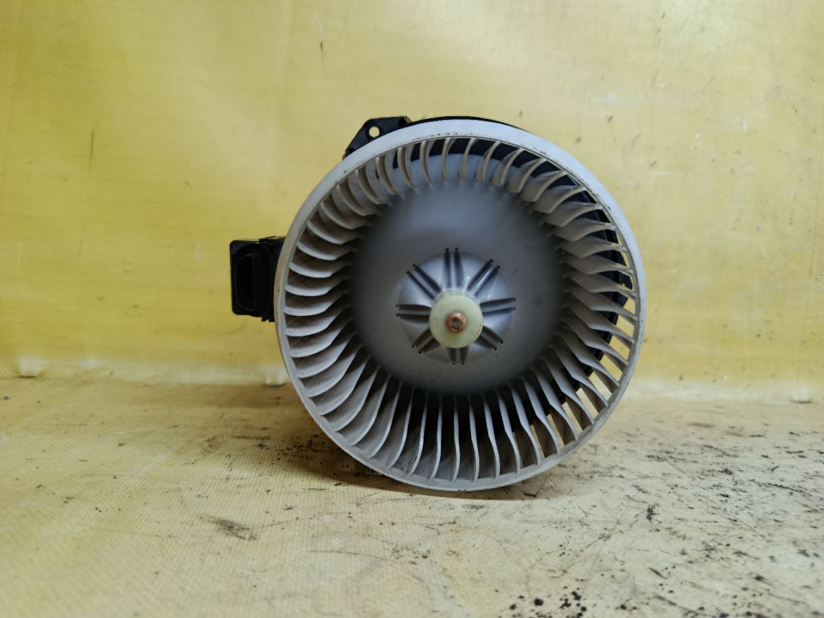 Мотор печки 79310-TF0-003 на Honda Fit GE6 Фото 3