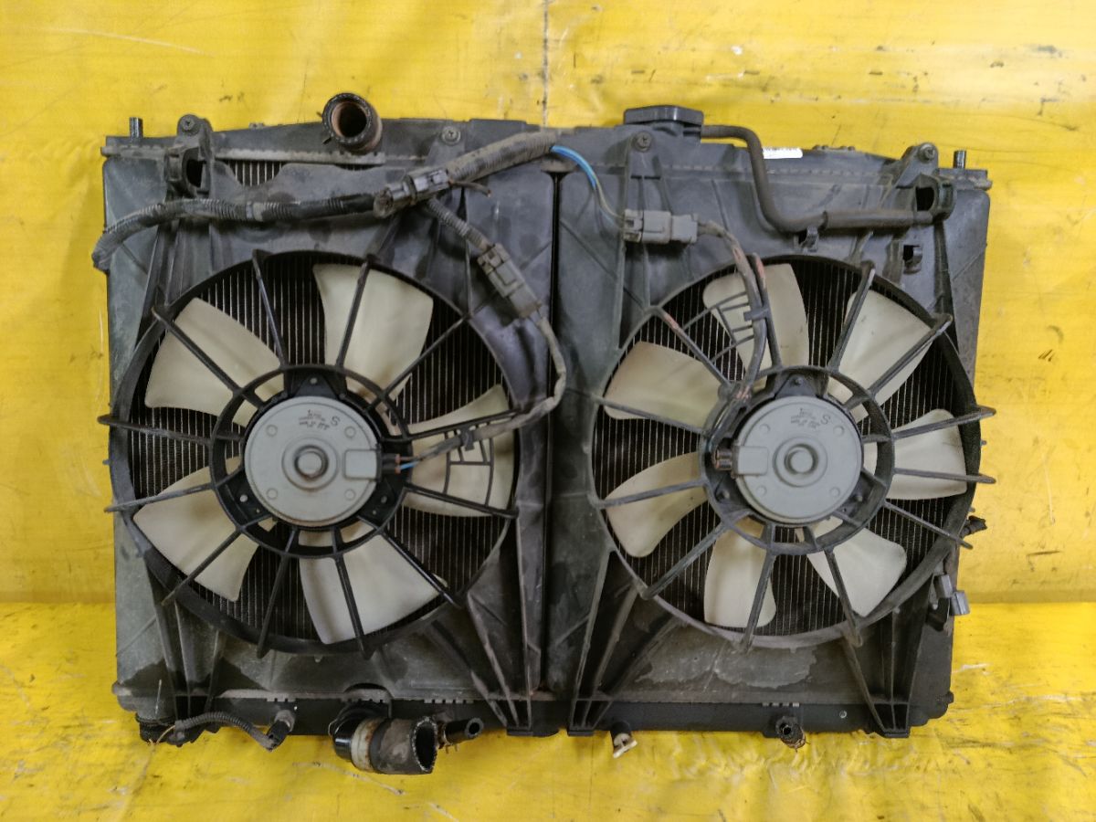 Радиатор ДВС на Honda Elysion RR1 K24A Фото 1