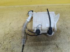 Бачок омывателя на Toyota Wish ZNE10G 85315-68010
