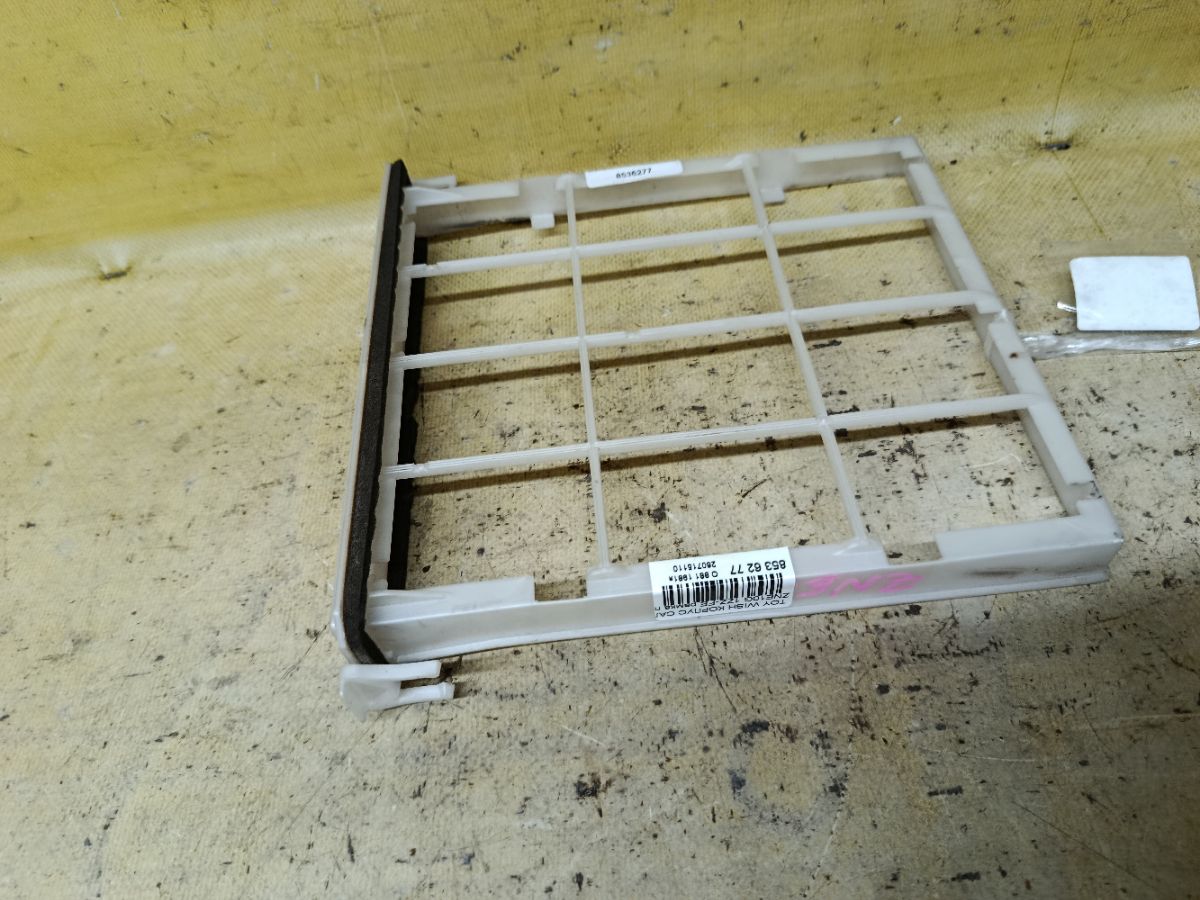 Корпус салонного фильтра 88548-52010 на Toyota Wish ZNE10G 1ZZ-FE Фото 3
