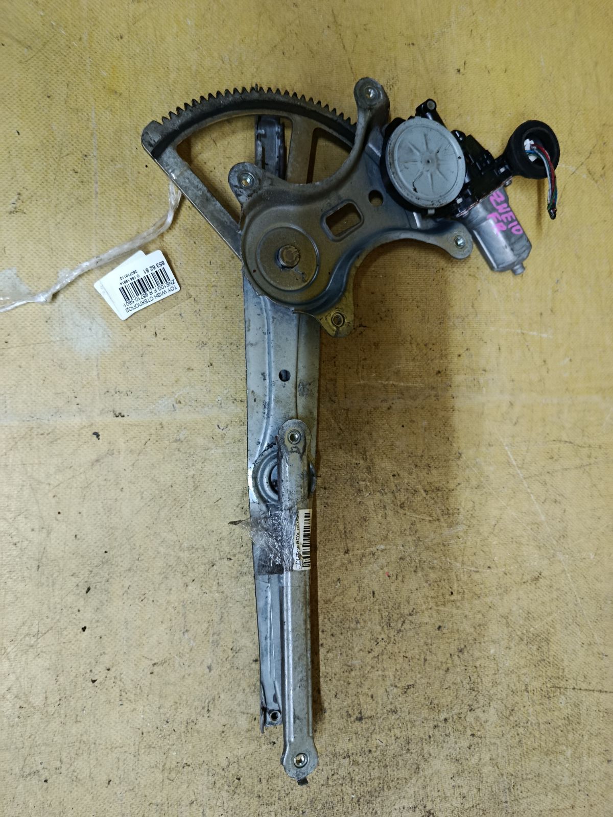 Стеклоподъемный механизм 85710-58010 на Toyota Wish ZNE10G Фото 1