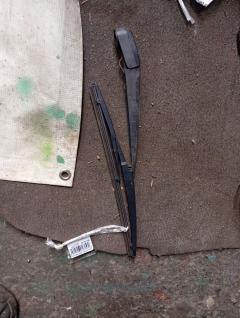Держатель дворника 85241-42040 на Toyota Wish ZNE10G Фото 2